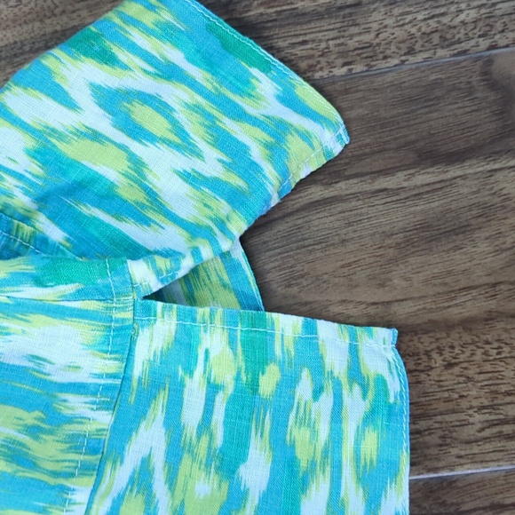 100% Linen Blue and Green V-Neck Patterned Top - Picture 7 of 11